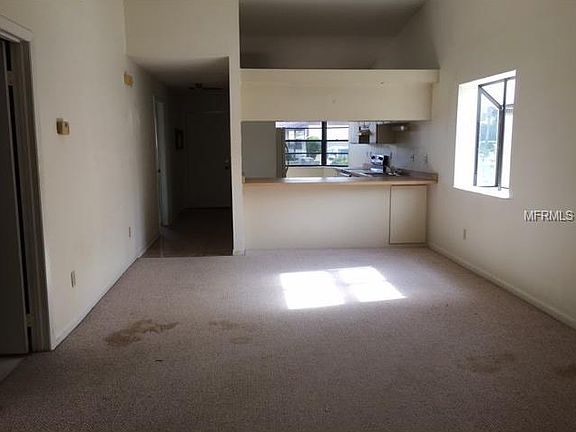 5th image of 960 Westridge Dr #13L