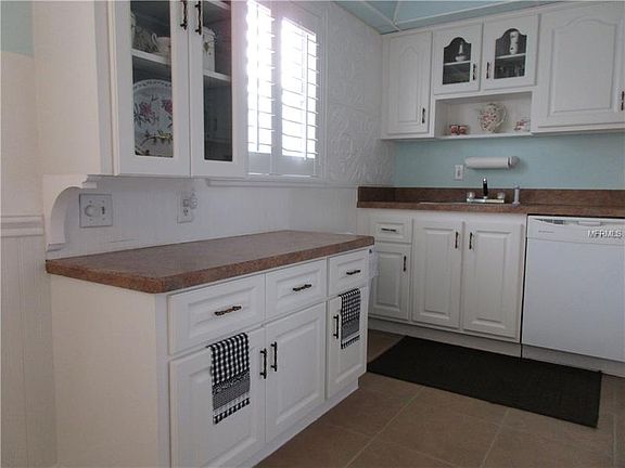 5th image of 301 Andover Pl #177