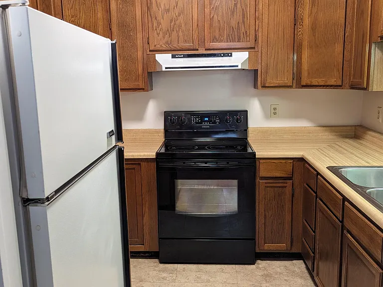 37 Green St #2 — Photo 7
