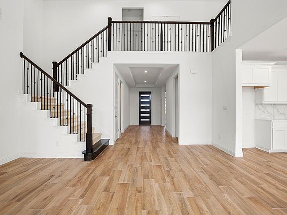 Huge great room with overlook