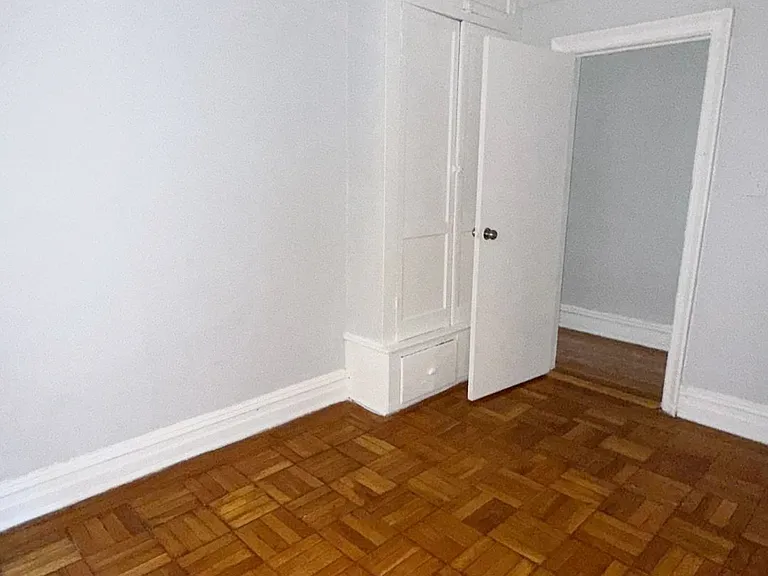 2684-Highland Arms Realty — Photo 5
