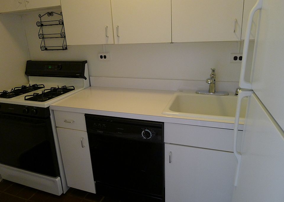 1st image of 225 E 86th St APT 805