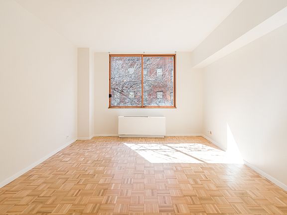 5th image of 350 W 50th St APT 2F
