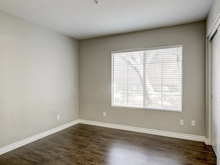 25595 Prospect Ave — Photo 7
