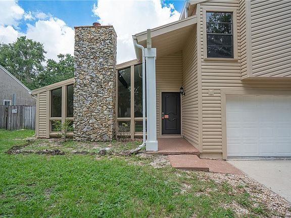 2nd image of 2831 Charmont Dr