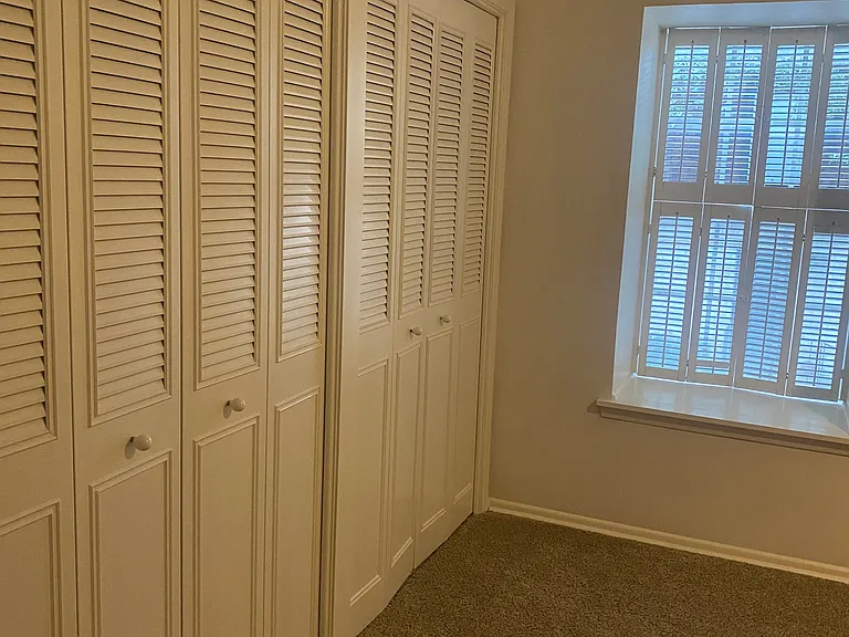 1045 Shook Ave — Photo 13