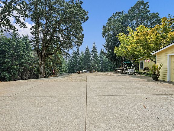 4th image of 26147 Caton Ln