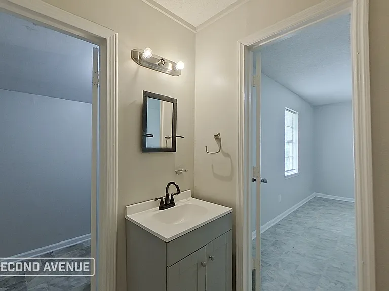 1739 Huntington Dr — Photo 13
