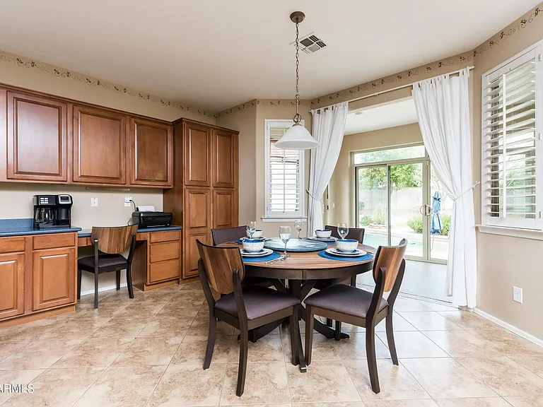 8408 W Midway Ave — Photo 18