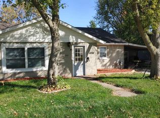 255 E Monroe St, Winthrop, IA 50682