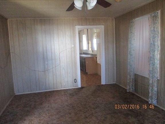 4th image of 523 N Avenue F