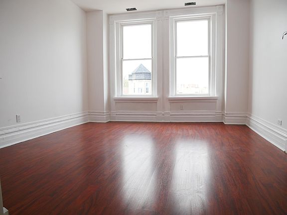 2nd image of 2121 S Ashland Ave #3F