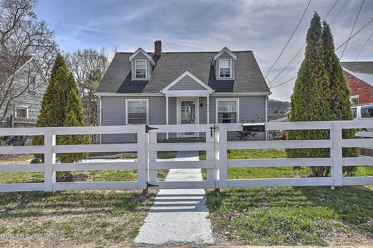 1600 Norway St photo 1