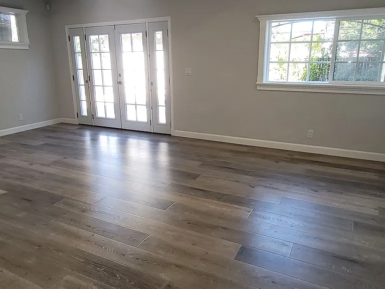 22509 Clarendon St — Photo 6