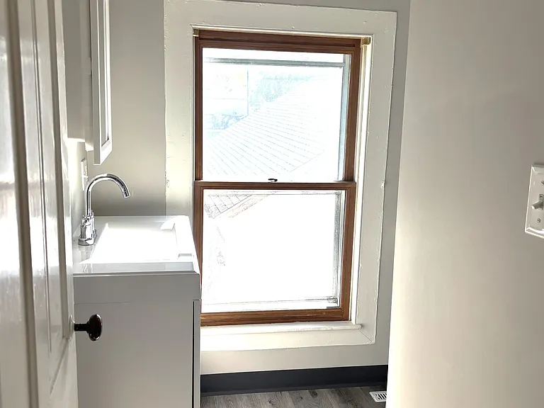 218 N 3rd St — Photo 8
