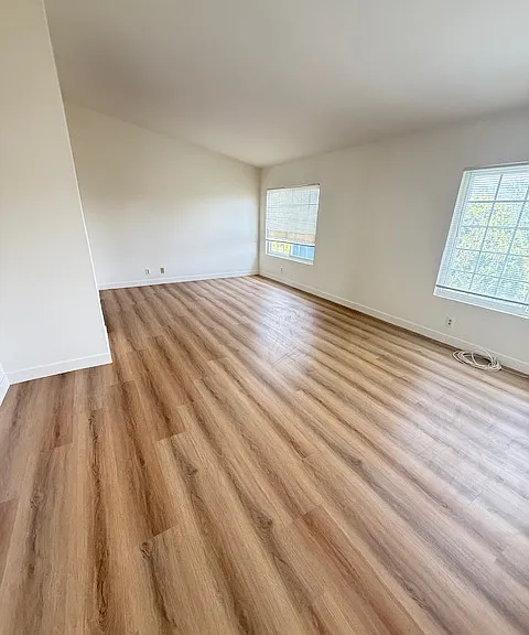 23 Deerwood E — Photo 25