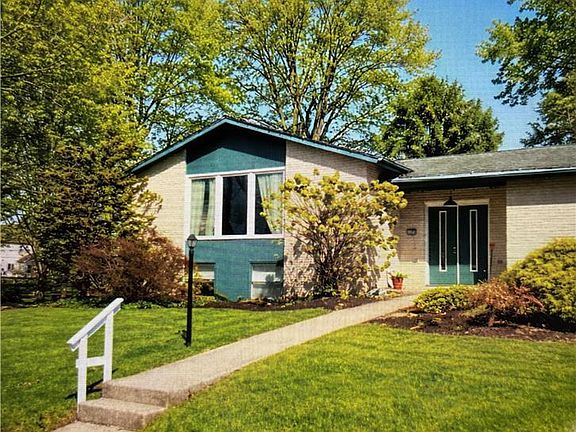3rd image of 1989 Forest Ln