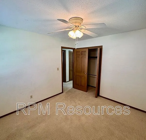 405 Walnut Ave — Photo 8