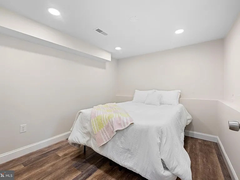 972 Log College Dr — Photo 23