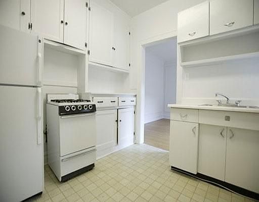 4th image of 609 Hinman Ave APT 3H