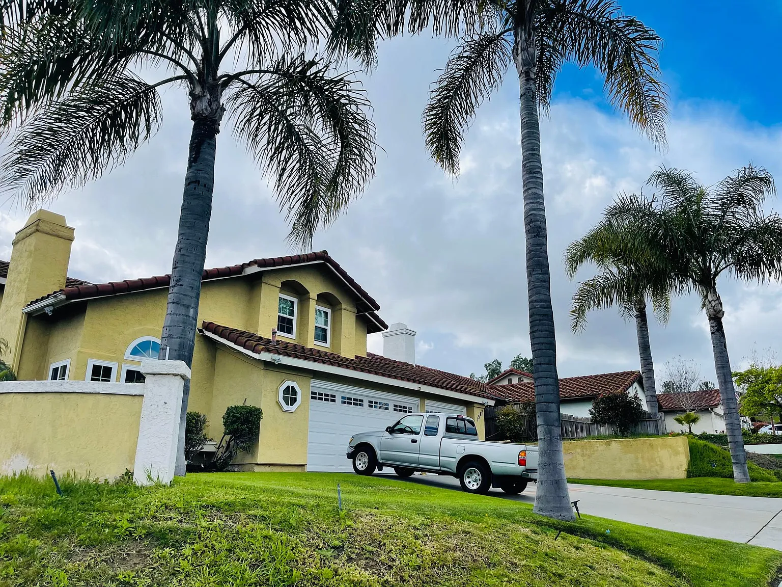 4 bed, 2.5 bath, 2289 sqft, $5,500 — Photo 2
