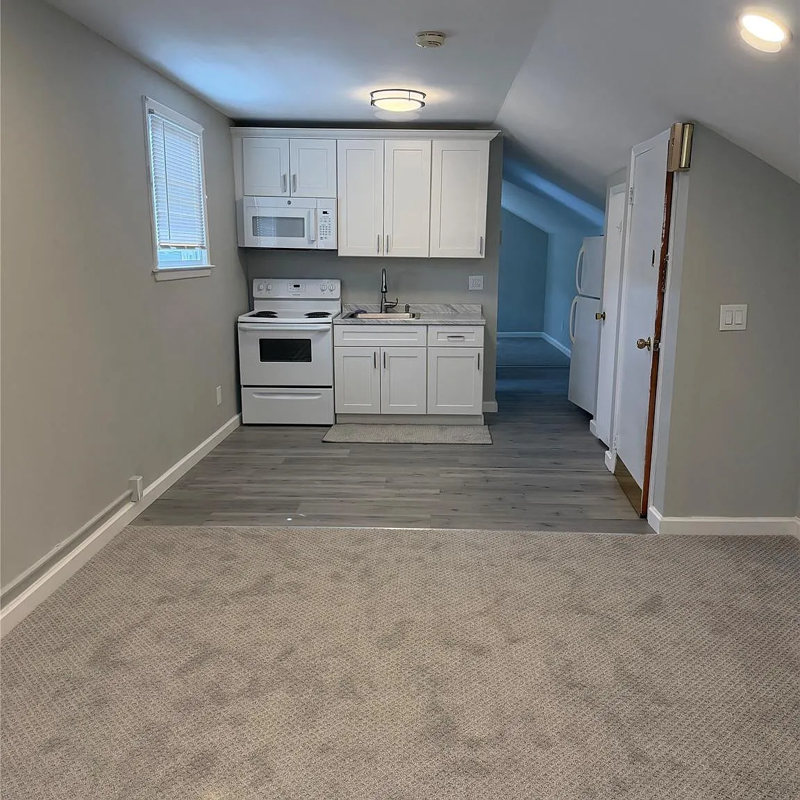 3 bed, 1.0 bath, 600 sqft, $1,800 — Photo 3