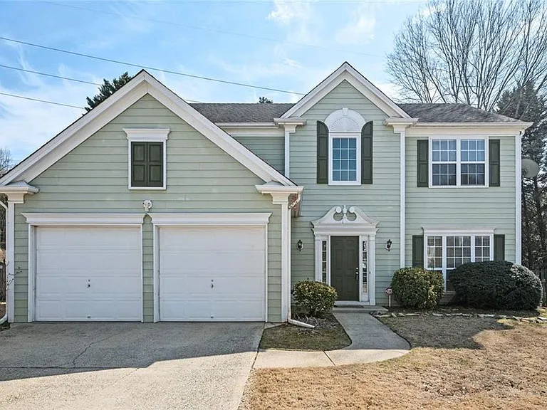 658 Glenbarrett Ct NE — Photo 1