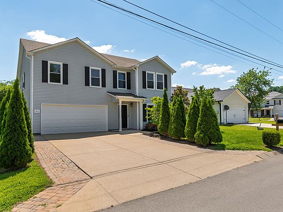 3rd image of 2675 Sutherland Dr