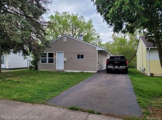 241 W Hopkins Ave, Pontiac, MI 48340