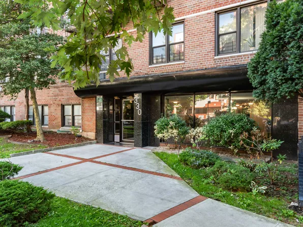 330 Lenox Road image 3 of 13