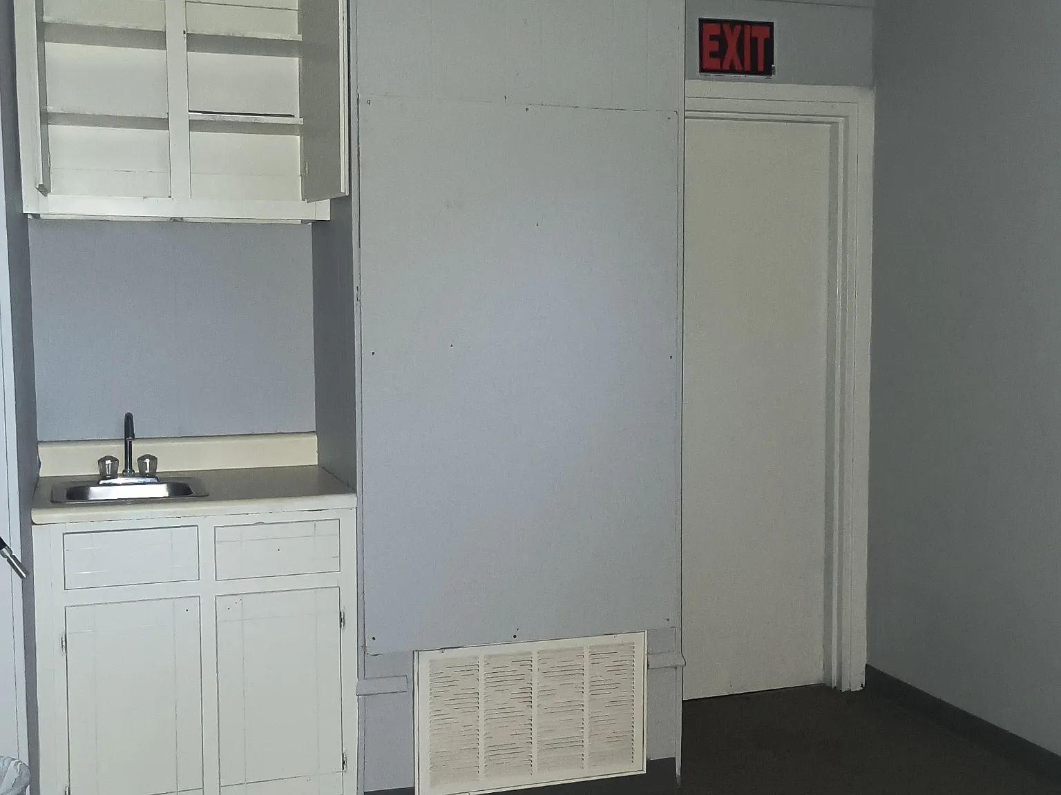 S. Olive Street - 3006 — Photo 3
