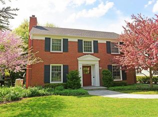 6925 N Belmont Ln, Fox Pt, WI 53217