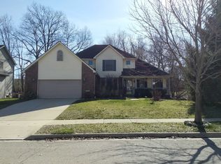951 Lincoln Dr, Brighton, MI