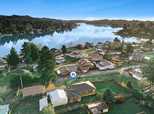 5201 NE 49th St, Neotsu, OR