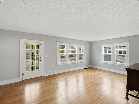 3rd image of 383 N Folsom St