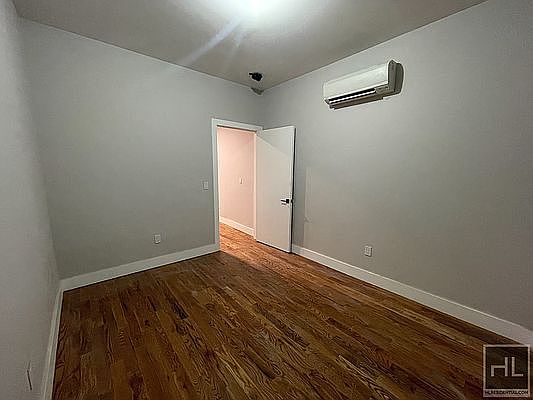 4th image of 325 Putman Ave #1L