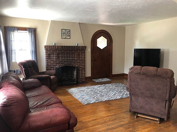 4th image of 617 N Elm St