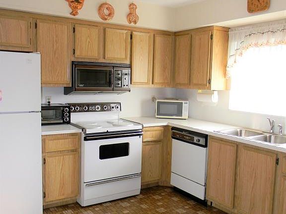 5th image of 9785 Pecan Tree Dr APT B