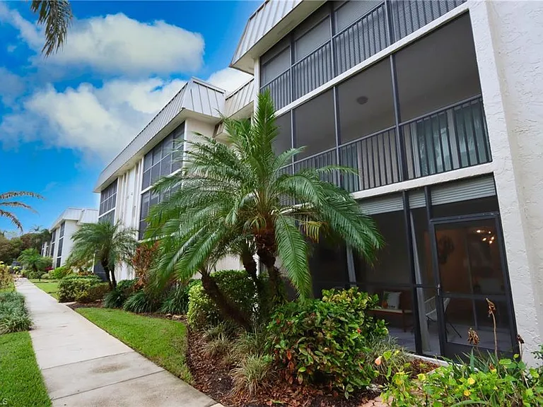 788 Park Shore Dr #E14 — Photo 21