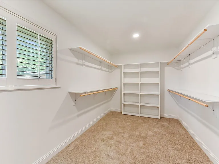 5946 Valkeith Dr — Photo 25