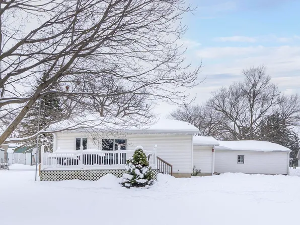 507 11th St SE, Waverly, IA 50677