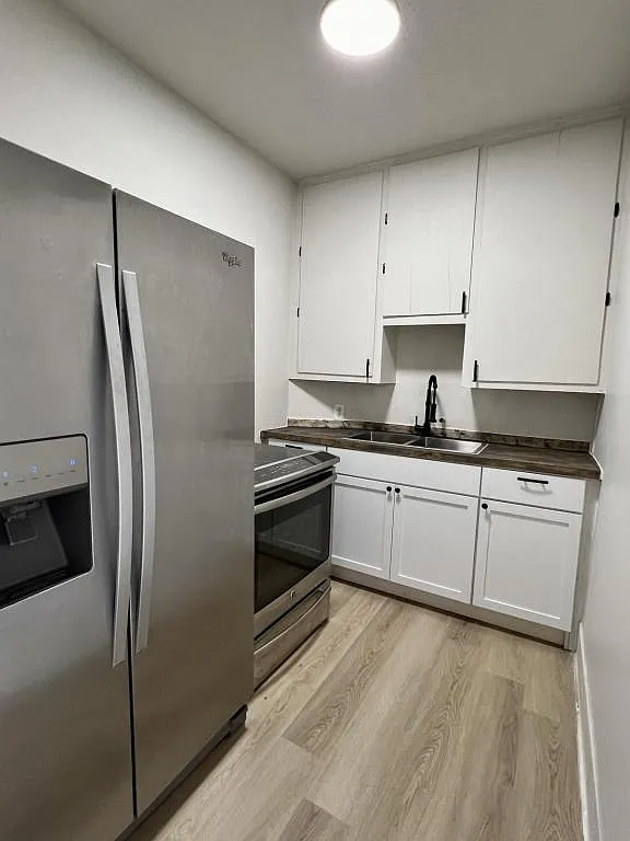 404 E Bond St — Photo 2