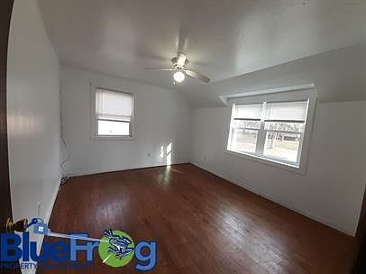 4th image of 424 S Van Buren St #1