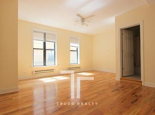 439 W Belden Ave, Chicago, IL 60614