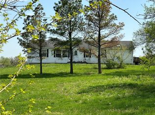 348 SW 100th Rd, Centerview, MO 64019