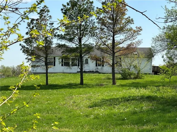 348 SW 100th Rd, Centerview, MO 64019