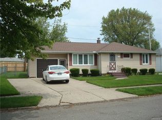 10 Duchess Ct, Cheektowaga, NY 14225