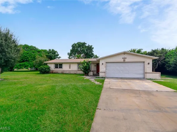 1208 Barnsdale St, Lehigh Acres, FL 33936