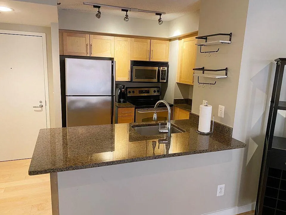 1 bed, 571 sqft, $1,995 — Photo 4