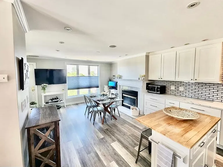 166 Quincy Shore Dr #119 — Photo 3